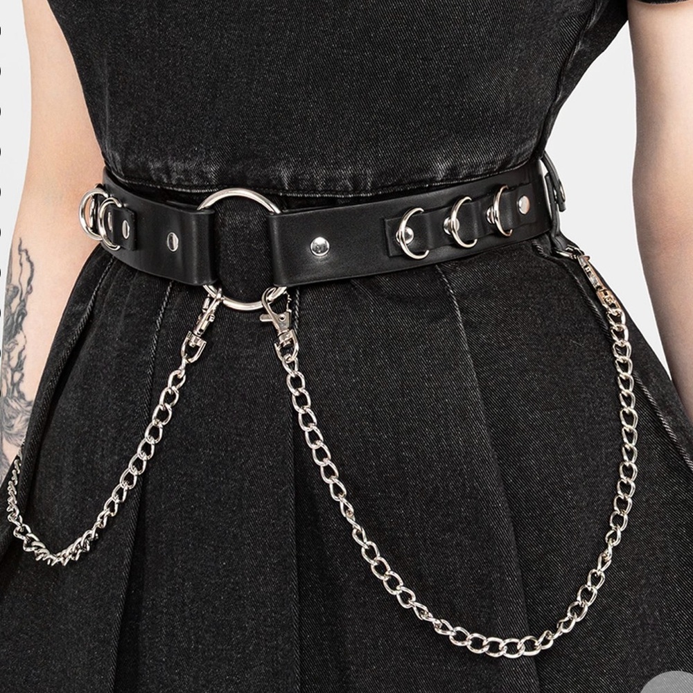 Disturbia belt with chains